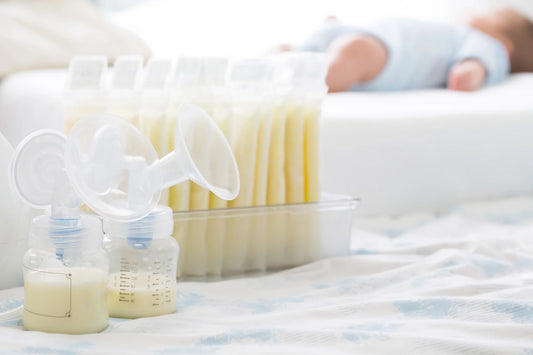 How to thaw frozen breast milk the safe way