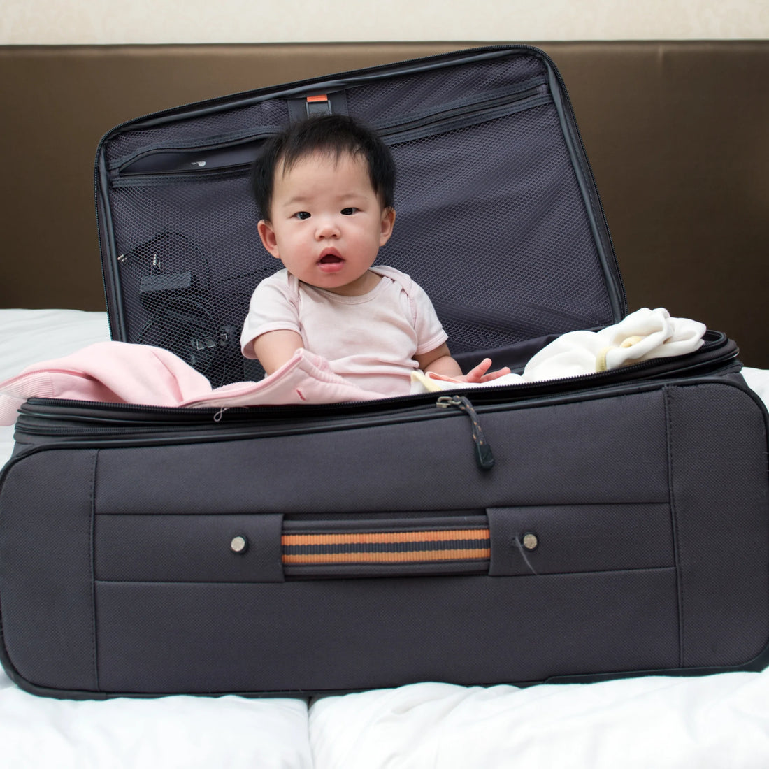 How to travel pack or store a week's worth of breast milk or baby formula